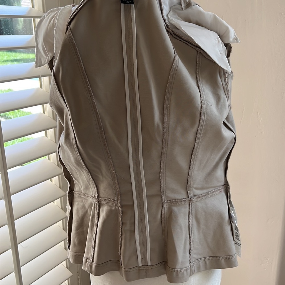 Excellent Condition Light Weight Jacket - image 7
